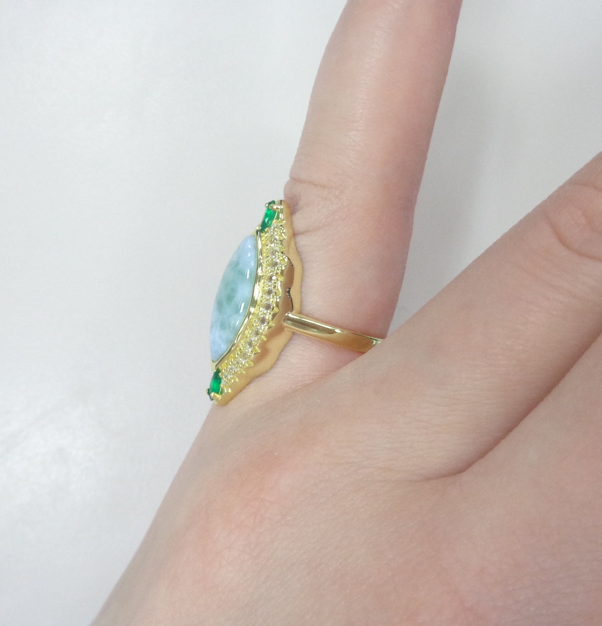 Серебряное кольцо с ларимаром и агатами